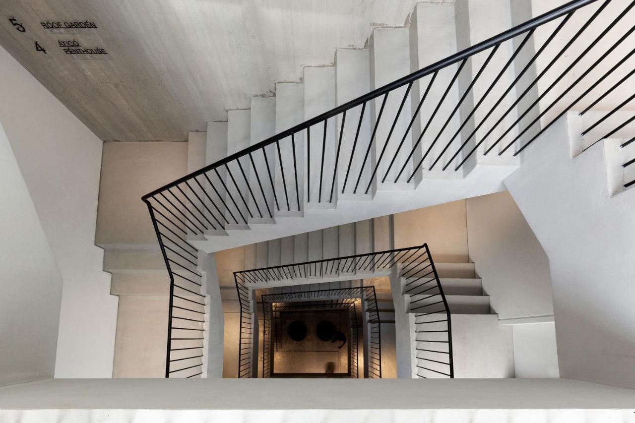 The Newel Psychiko Hotel Athene Buitenkant foto Staircase