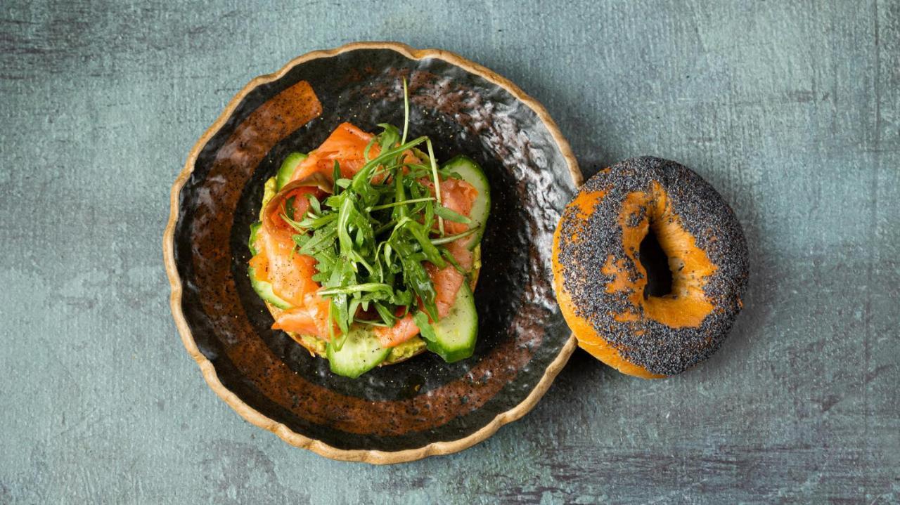 The Newel Psychiko Hotel Athene Buitenkant foto A bagel with lox and cream cheese