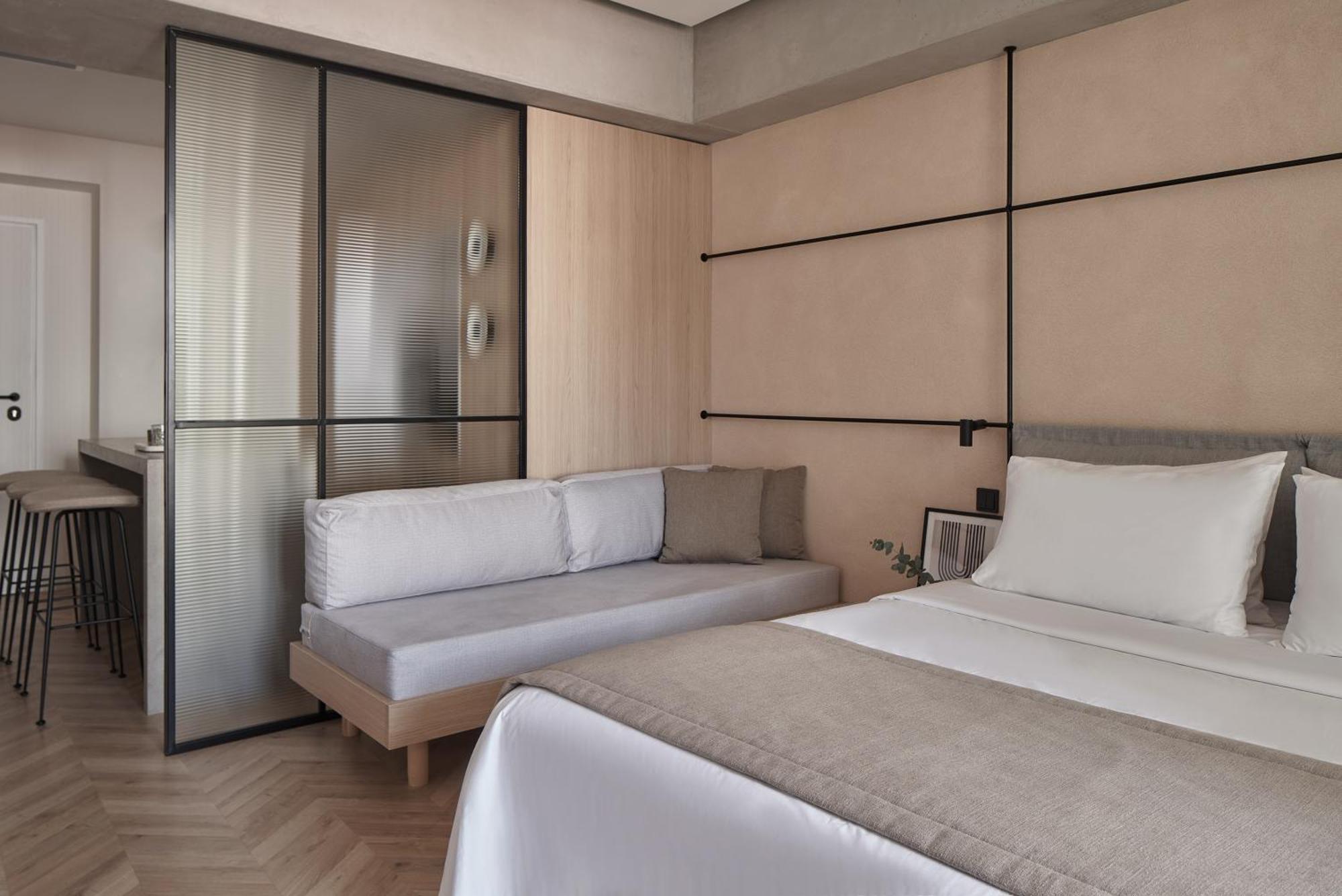 The Newel Psychiko Hotel Athene Buitenkant foto A room at the hotel
