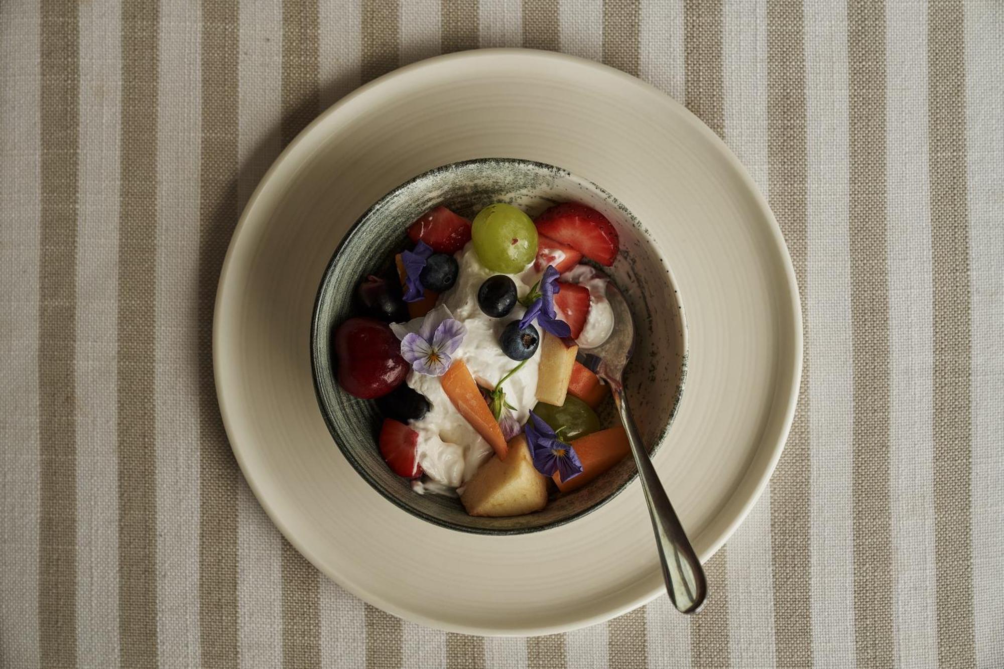 The Newel Psychiko Hotel Athene Buitenkant foto Fruit salad