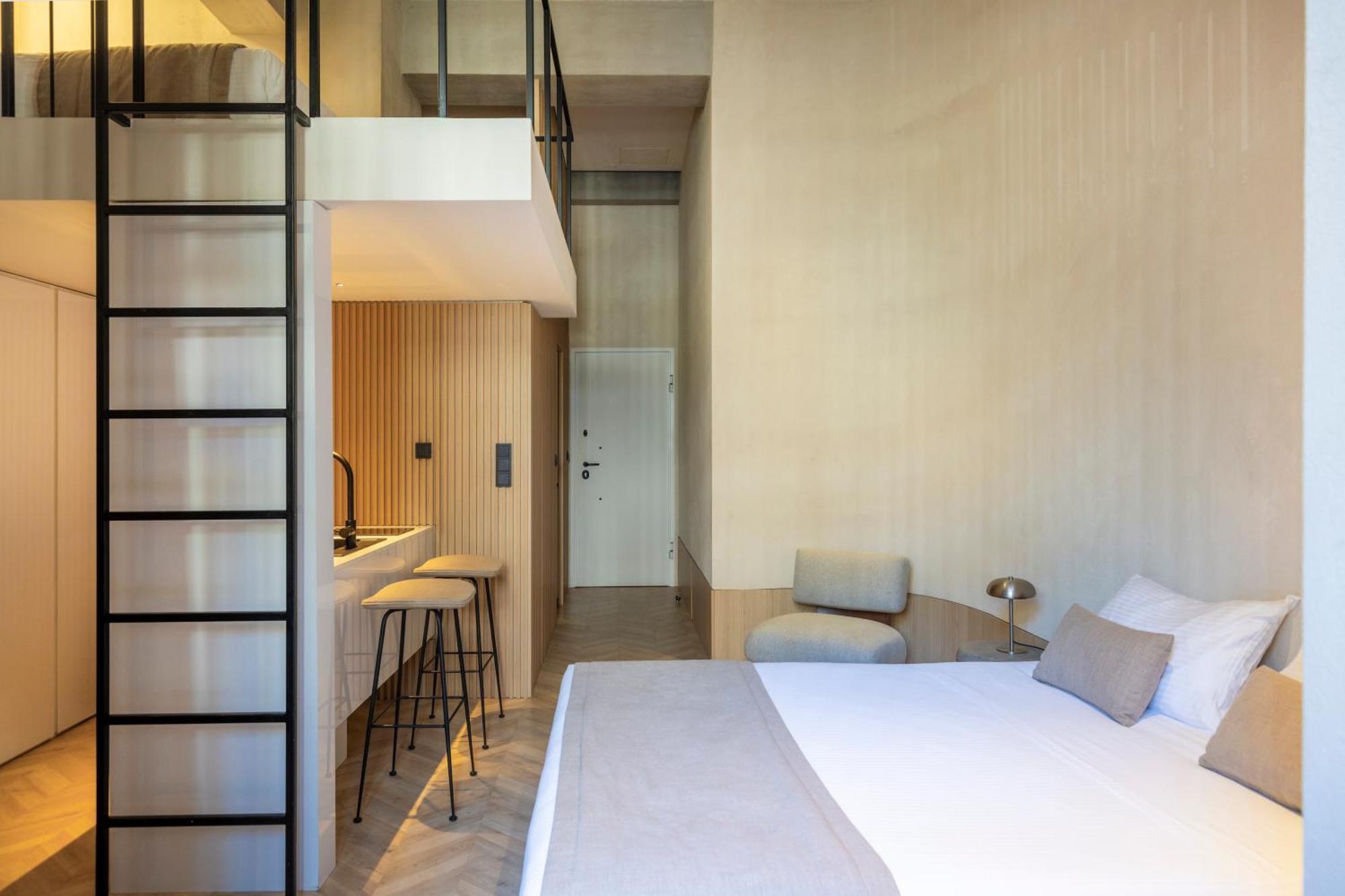 The Newel Psychiko Hotel Athene Buitenkant foto A room at the hotel