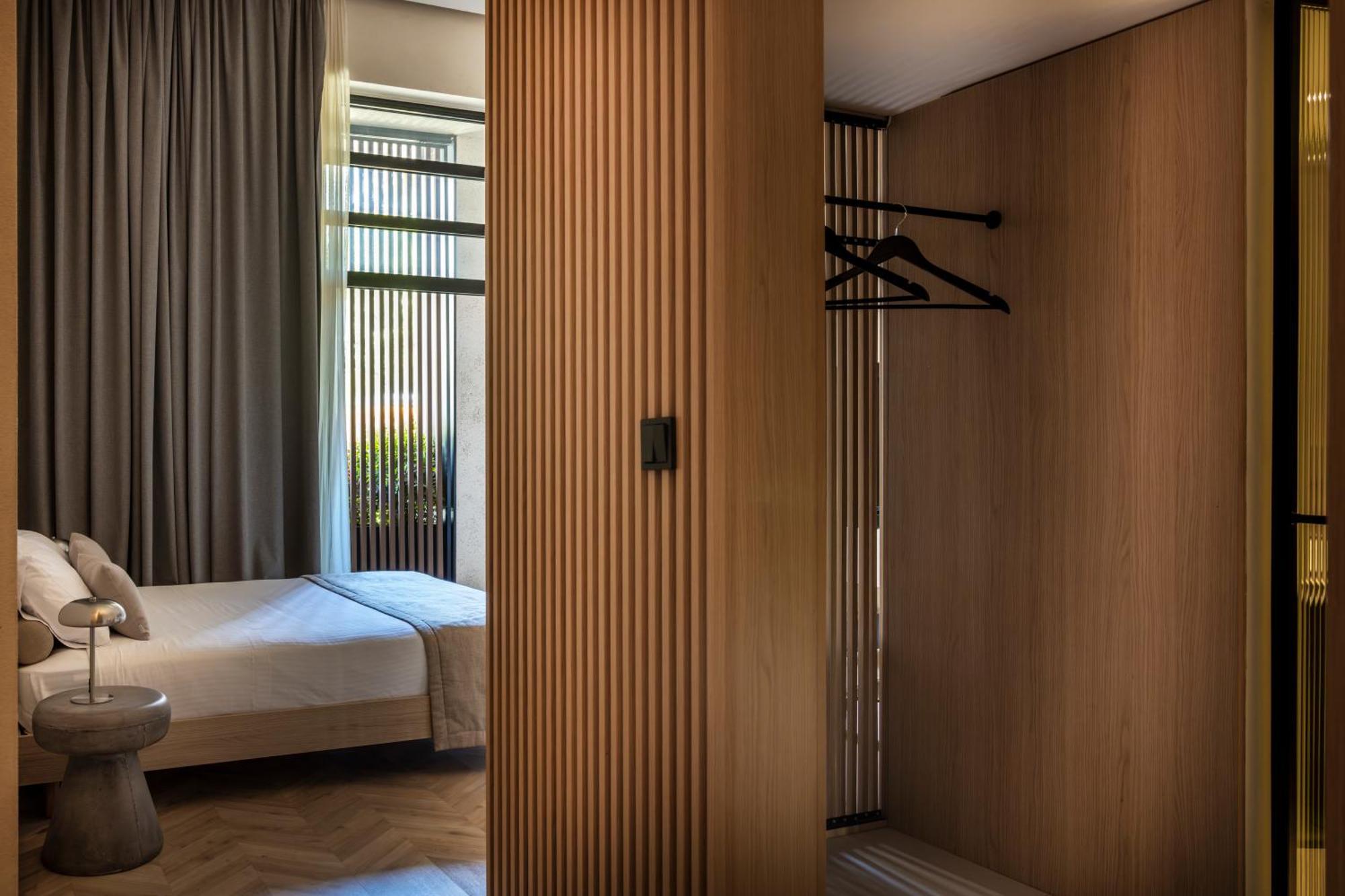 The Newel Psychiko Hotel Athene Buitenkant foto A room at the hotel